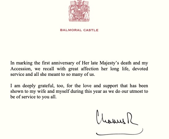 Mensagem do rei Charles em homenagem à rainha Elizabeth da Inglaterra no primeiro ano de sua morte
