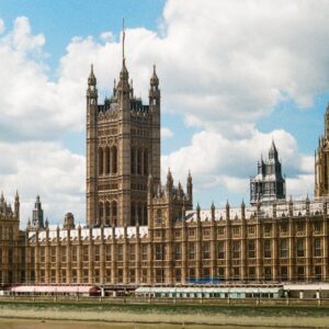 Parlamento britânico poderá aprovar lei contra assédio judicial a jornalistas