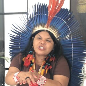 Sônia Guajajara, Ministra dos Povos Indígenas, fez discurso em Londres sobre os primeiros meses de sua gestão