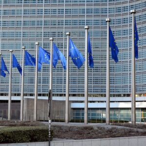 Sede da Comissão Europeia em Bruxelas, que faz pressão sobre redes sociais por desinformação na guerra Israel - Hamas