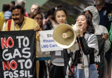 Protesto de povos indígenas contra exploração de combustíveis fósseis em Baku, COP29