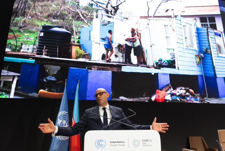 Simon Stiell, Secretário-executivo de Mudança Climática da ONU, na abertura da COP29 em Baku