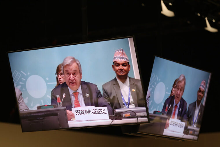 António Guterres, chefe da ONU, defende ba COP28 eliminação de combustíveis fósseis para limitar o aquecimento global a 1.5 ºC
