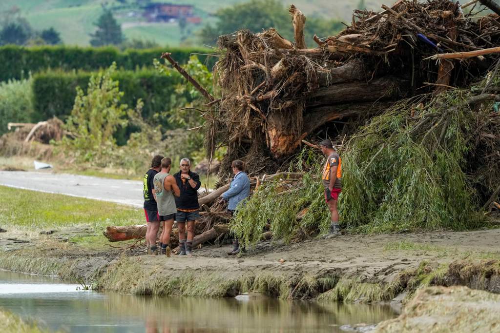 Ciclone Gabrielle atinge a Nova Zelândia provocando inundações e destruição. A imagem ilustra as mudanças climáticas 2023