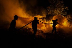 Incêndios florestais atingem a Ilha de Sumatra na Indonésia devido as queimadas e a estação seca devido as alterações climáticas ocorridas em 2023
