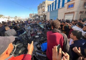 Carro com jornalistas atingido por míssil na guerra na Palestina