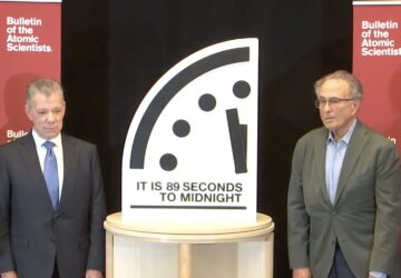 Doomsday Clock, o relógio do fim do mundo, marcando a hora de 2025