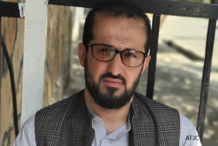 Ehsan Akbari jornalista afegão preso pelo Talibã