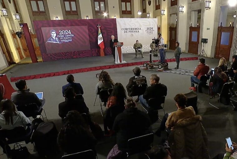 Jornalistas acompanham a entrevista coletiva diária do presidente do México, Andrés Manuel López Obrador