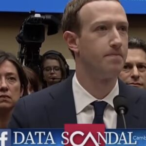 Mark Zuckerberg em cena de documentário da Netflix sobre o escândalo Cambridge Analytica, lembrado nos 20 anos do Facebook