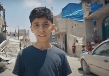 Menino narrador de 'How to Survive a War Zone', documentário da BBC sobre a guerra em Gaza