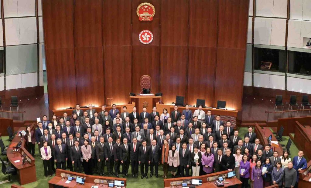 Conselho legislativo de Hong Kong na sessão que aprovou nova lei de segurança nacional