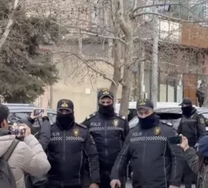 Operação policial em TV no Azerbaijão