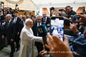 Papa Leão 14 em encontro com a imprensa no Vaticano