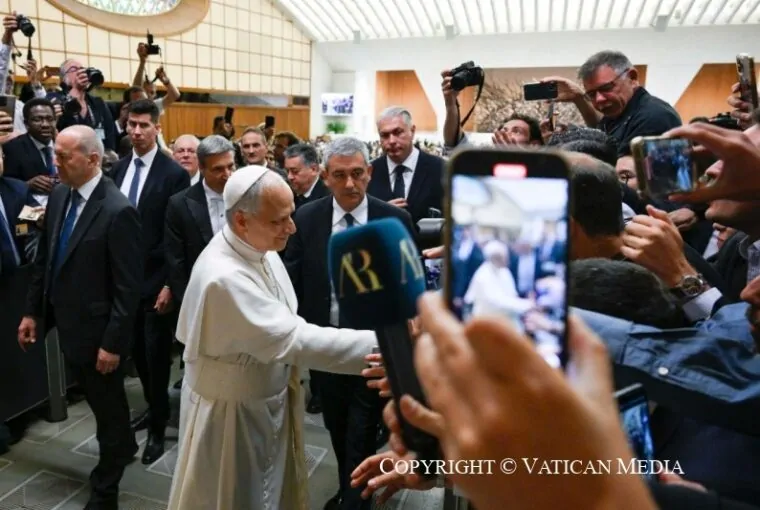 Papa Leão 14 em encontro com a imprensa no Vaticano