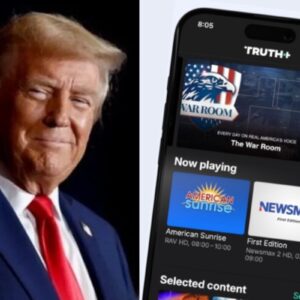 Donald Trump ao lado de smartphone exibindo a nova plataforma de streaming Truth+ lançada pelo presidente