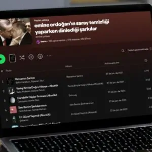 Computador com tela de playlist criada no Spotify na Turquia satirizando mulher do presidente Erdogan