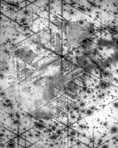 A imagem usa dados de lentes gravitacionais (ampliam galáxias distantes ao desviar a luz através de objetos massivos em primeiro plano) do Telescópio Espacial James Webb (JWST) e os combinam com uma fotografia que Leonardo Di Maggio tirou do interior de um meteorito. A foto foi premiada na categoria Annie Maunder do concurso do Observatório Greenwich