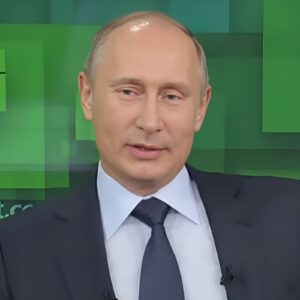 Presidente da Rússia Vladimir Putin no estúdio da RT, apontada como braço da operação de influência russa nas eleições dos EUA