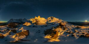 Montanhas banhadas pelo sol na Argentina, a imagem foi uma das selecionadas no prêmio de fotos panorâmicas