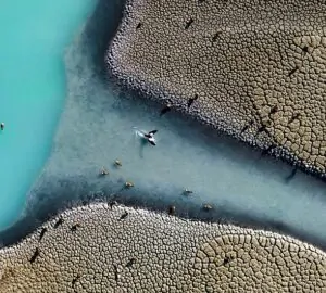 Foto aérea mostra a seca que atinge o lago Brudur na Turquia. A imagem venceu o concurso de fotografia de paisagem Wiki Loves Earth