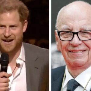 Harry e Rupert Murdoch, cujos jornais são alvo de processo judicial movido pelo príncipe