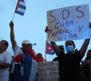 Manifestação em Cuba para o fim da ditadura no país. Evento motivou projeto de jornalistas sobre libertação de presos.