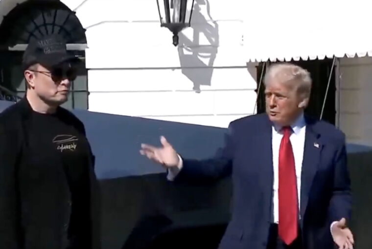 Trump com Elon Musk na Casa Branca ao demonstrar apoio aos carros da Tesla