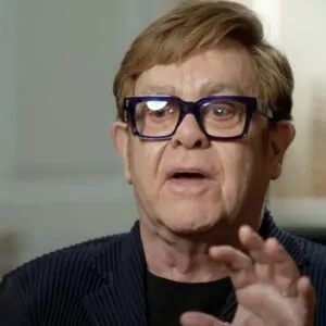Elton John em entrevista à BBC sobre IA e direitos autorais