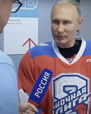 Vladimir Putin em roupas esportivas cena de novo documentário