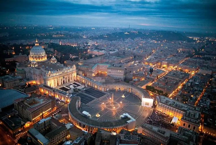 Cidade do Vaticano à noite
