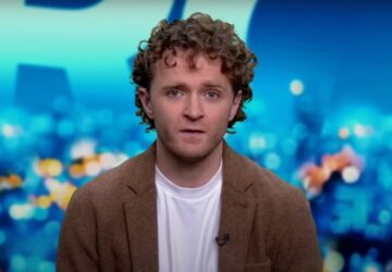 Alistair Kitchen, blogueiro e escritor australiano deportado dos EUA