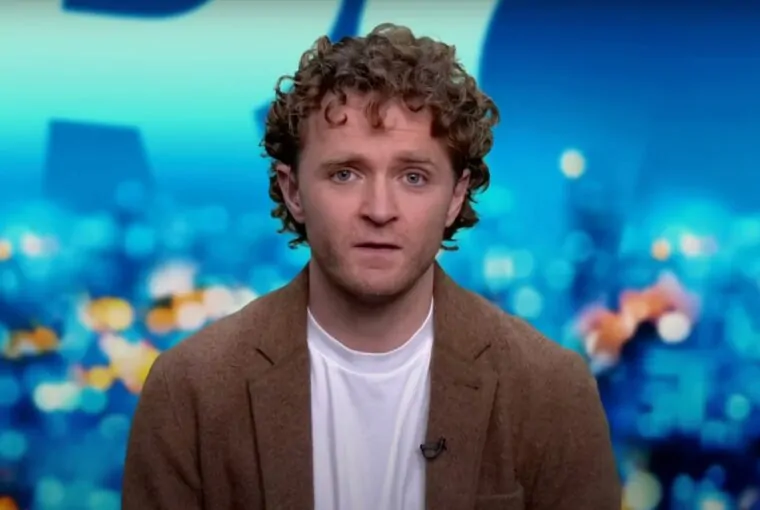 Alistair Kitchen, blogueiro e escritor australiano deportado dos EUA