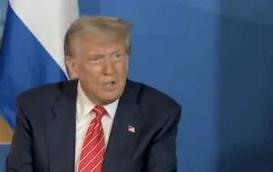 Donald Trump na reunião da OTAN em Haia, onde criticou a CNN e o New York por reportagens sobre ataque ao Irã