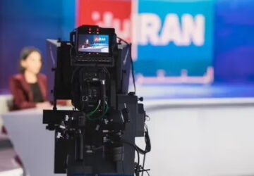 Jornalista de TV do Irã no exílio é ameaçada e tem família sequestrada