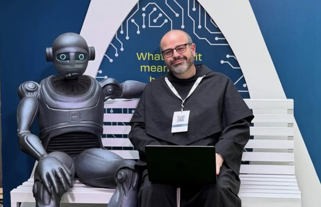 Frade Paolo Benanti, guro de inteligência artificial do Vaticano