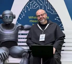 Frade Paolo Benanti, guro de inteligência artificial do Vaticano