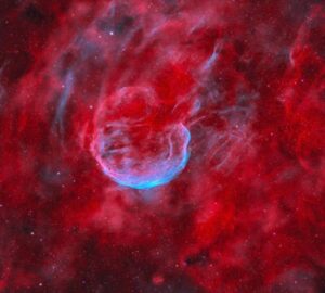 Abell 85 é um remanescente de supernova que se assemelha a uma romã. A imagem recebeu o Prêmio Sir Patrick Moore para estreantes