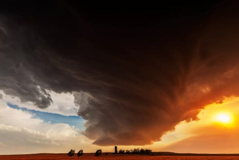 Nuvens imensas que foram tornados nos EUA. A imagem foi finalista no concurso de fotos de tempestades