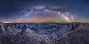 A Via Láctea capturada no No deserto de Moonscape Overlook, nos EUA, foi selecionada entre as finalistas do prêmio de fotos do céu
