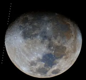 A passagem da Lua diante de Saturno foi selecionada entre as finalistas do concurso de fotos do céu