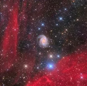 Imagem de uma galáxia espiral feita no Chile está entre as melhores fotos do céu finalista do concurso do Observatório de Greenwich