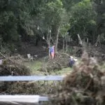 Cortes de Trump em rádios comunitárias deixam americanos sob risco em emergências, alerta especialista