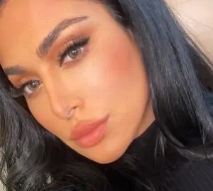 Influenciadora Huda Kattan, que teve vídeo removido pelo TikTok por conteúdo antissemita