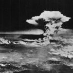 Nuvem em forma de cogumelo bomba atômica Hiroshima 1945