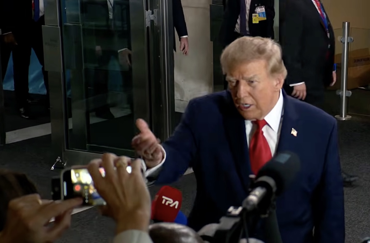 ‘Você não deveria estar aqui’: Trump briga com CNN na ONU e publica vídeo do confronto na Trump TV