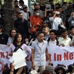 Jovens geração Z protestam no Nepal contra bloqueio de redes sociais