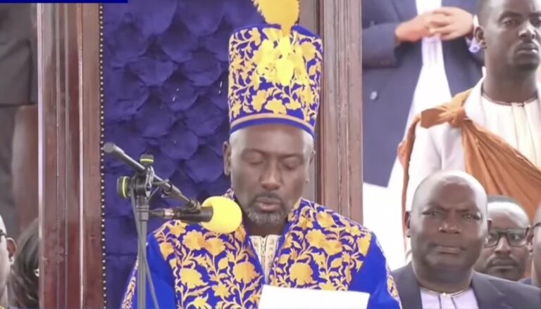 Da bancada do telejornal ao trono: como um jornalista de TV virou rei hoje em Uganda? 