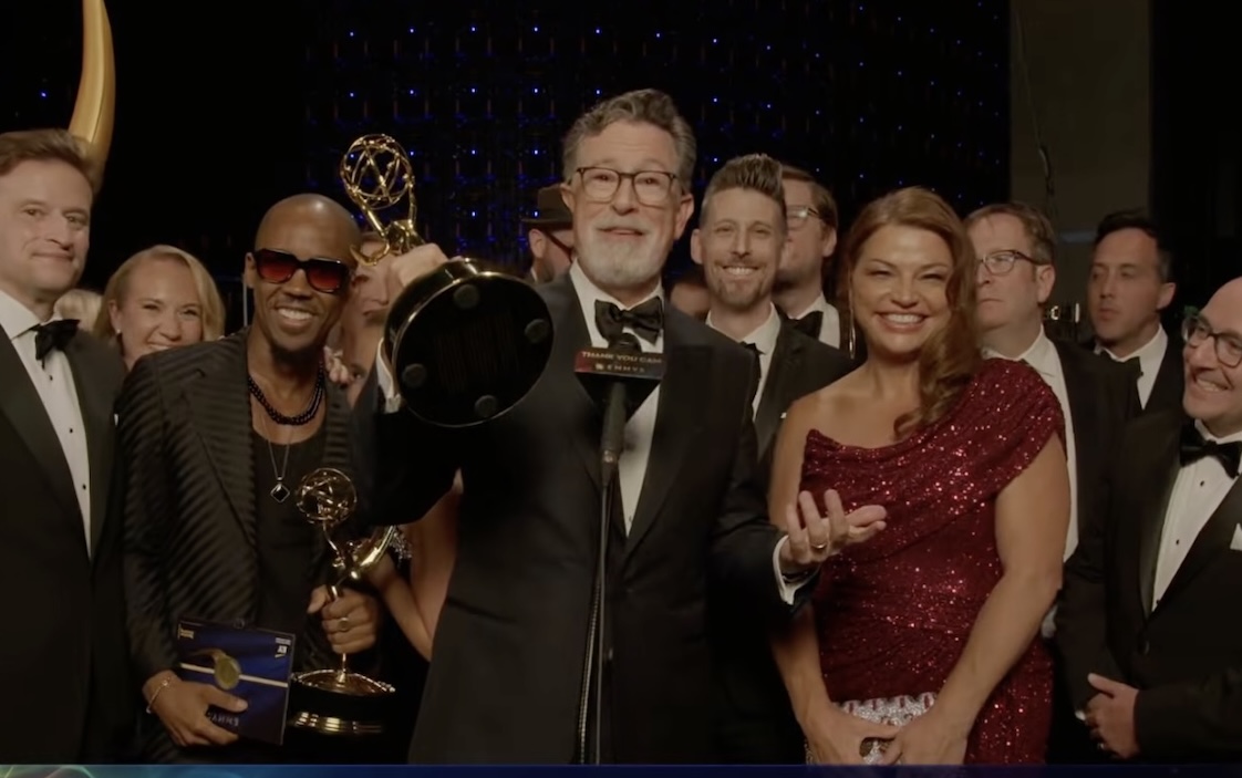 ‘Cancelado’ pela CBS, Stephen Colbert conquista o Emmy e já trabalha em novos projetos