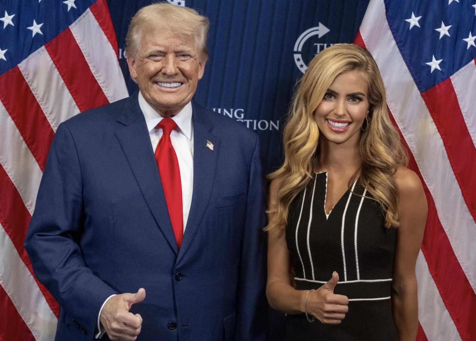 Nova porta-voz de Trump assume hoje criticada por posts antigos promovendo teorias conspiratórias e fake news
